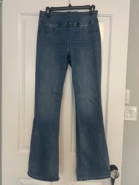 American Eagle Outfitters Medium Blue Stretch Kick Boot Jeans